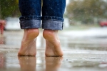 monsoon, How to Take Care of Foot in monsoon, 4 steps to follow to keep your feet neat and clean in monsoon, Footwear