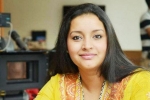 Renu Desai twitter, Renu Desai Instagram, renu desai shock to pawan s fan, Renu desai