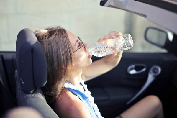 Drinking Water from Bottles Left In Car in Summer Is Harmful