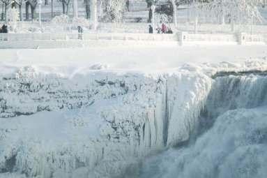 Bomb cyclone and heavy snow bitters cold all across US