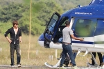 Katrina Kaif, Anushka Sharma, srk hires a chopper to reach the sets of zero, Abhay deol